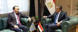 وزير الصحة المصري وسفير كازاخستان