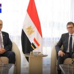 ؤئيس المخابرات العامة المصرية وعلي شعث