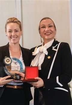 ياسمين فؤاد تحصد ميدالية الإسهام المتميز من صندوق نوبل للاستدامة لعام 2025