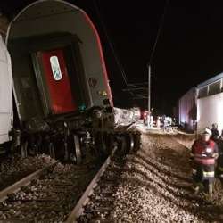 تصادم قطارين