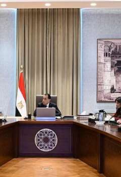 رئيس الوزراء المصري خلال الاجتماع
