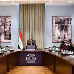 رئيس الوزراء المصري خلال الاجتماع