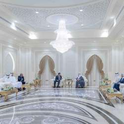 حاكم الشارقة يستقبل أبناء الشيخ عبدالباسط عبد الصمد
