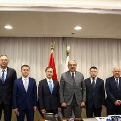 وزير قطاع الأعمال المصري ووفد شاندونج الصينية 