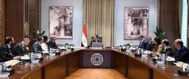 رئيس الوزراء خلال الاجتماع
