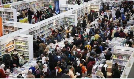 شاهد| إقبالًا غير مسبوق بمعرض القاهرة الدولي للكتاب 