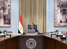 رئيس الوزراء المصري خلال الاجتماع