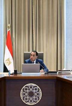 رئيس الوزراء المصري خلال الاجتماع