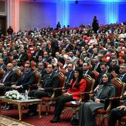 رئيس الوزراء يشهد