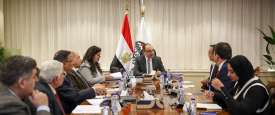 وزير قطاع الأعمال العام المصري خلال اللقاء