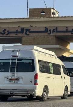 وصول الفلسطينيين العائدين من مصر إلى قطاع غزة