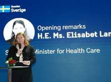 وزيرة الرعاية الصحية في السويد السيدة إليزابيت لان