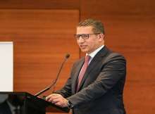 الدكتور عمر نجم