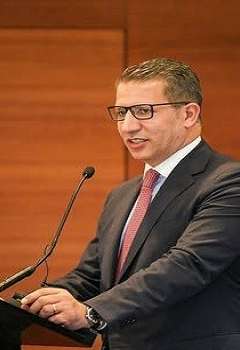 الدكتور عمر نجم