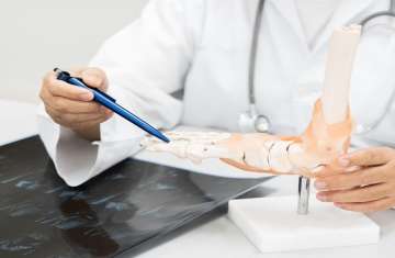 علماء روس يبتكرون براغي جراحية لربط كسور العظام المعقّدة