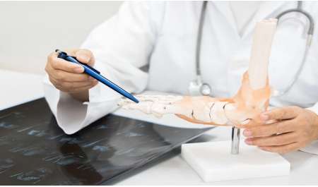 علماء روس يبتكرون براغي جراحية لربط كسور العظام المعقّدة