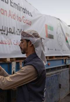 قافلة مساعدات غذائية 