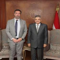 أسامة ربيع والمسؤول الأوروبي