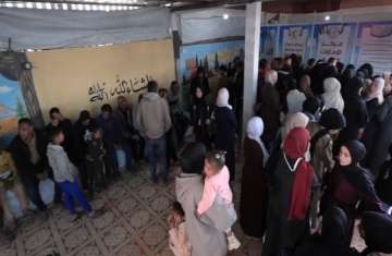 مركز الإمارات الطبي في خان يونس