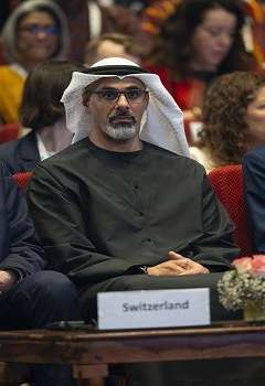 ولي عهد أبوظبي يحضر قمة الذكاء الاصطناعي