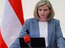 وزيرة الخارجية بيآتا ماينل-رايزينجر