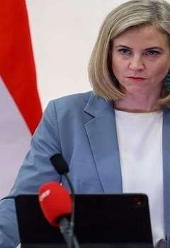 وزيرة الخارجية بيآتا ماينل-رايزينجر