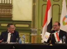 اجتماع وزير المالية