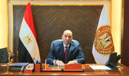 وزير العمل المصري: 200 ألف جنيه لأسرة كل ضحية في حادث طريق بورسعيد