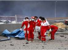 الهلال الأحمر الإيراني ينتشل ضحايا قصف سابق