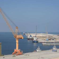 ميناء الدقم التجاري