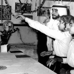 الشيخ زايد في صورة قديمة