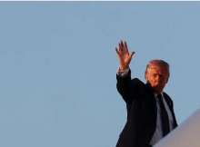 ترامب لمح إلى إمكانية وقف الحرب