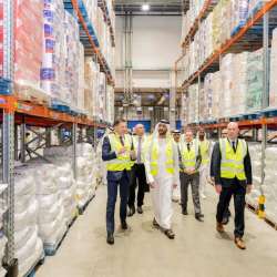 جولة وزير الاقتصاد الإماراتي