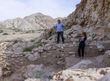 استيطان بشري بالشارقة