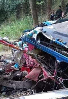 سقوط حافلة ركاب في نهر ببنغلاديش