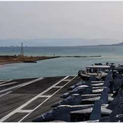 حاملة طائرات أميركية ثالثة