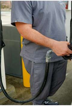 أسعار البنزين في أمريكا تواصل الزياردة