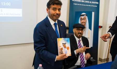 بالصور.. توقيع كتابين لـ جمال سند السويدي في الجامعة الكاثوليكية بإيطاليا