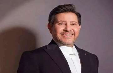 المطرب والنقيب السابق هاني شاكر