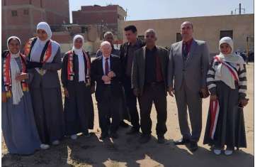 زيارة الدكتور أحمد شاهين لمدرسة السلام