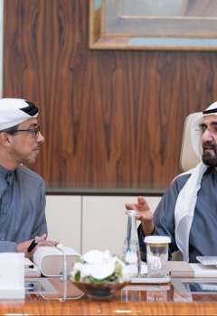 الشيخ محمد بن راشد والشيخ منصور بن زايد