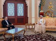 سلطان عمان ووزير خارجية إيران