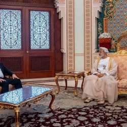 سلطان عمان ووزير خارجية إيران