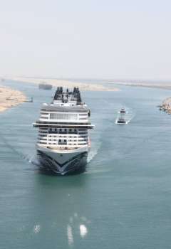 قناة السويس 