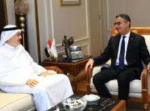 الوزير شريف فاروق وأديب يوسف الأعمى