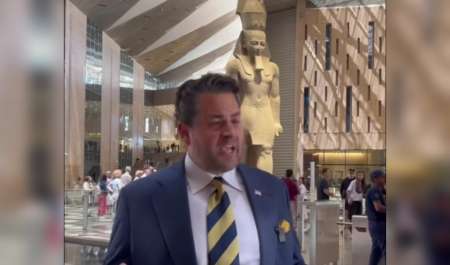 شاهد| المبعوث الرئاسي الأمريكي ينبهر بالمتحف المصري الكبير ويدعو العالم لزيارته