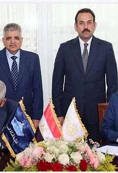 خلال التوقيع