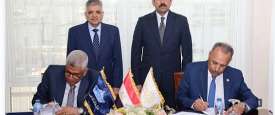 خلال التوقيع