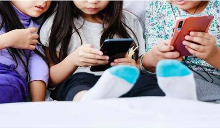 ماليزيا تبدأ تطبيق حظر استخدام وسائل التواصل للأطفال دون 16 عاما