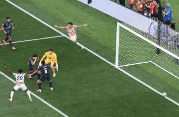 المنتخب الأمريكي يفتتح كأس العالم برباعية في باراغواي